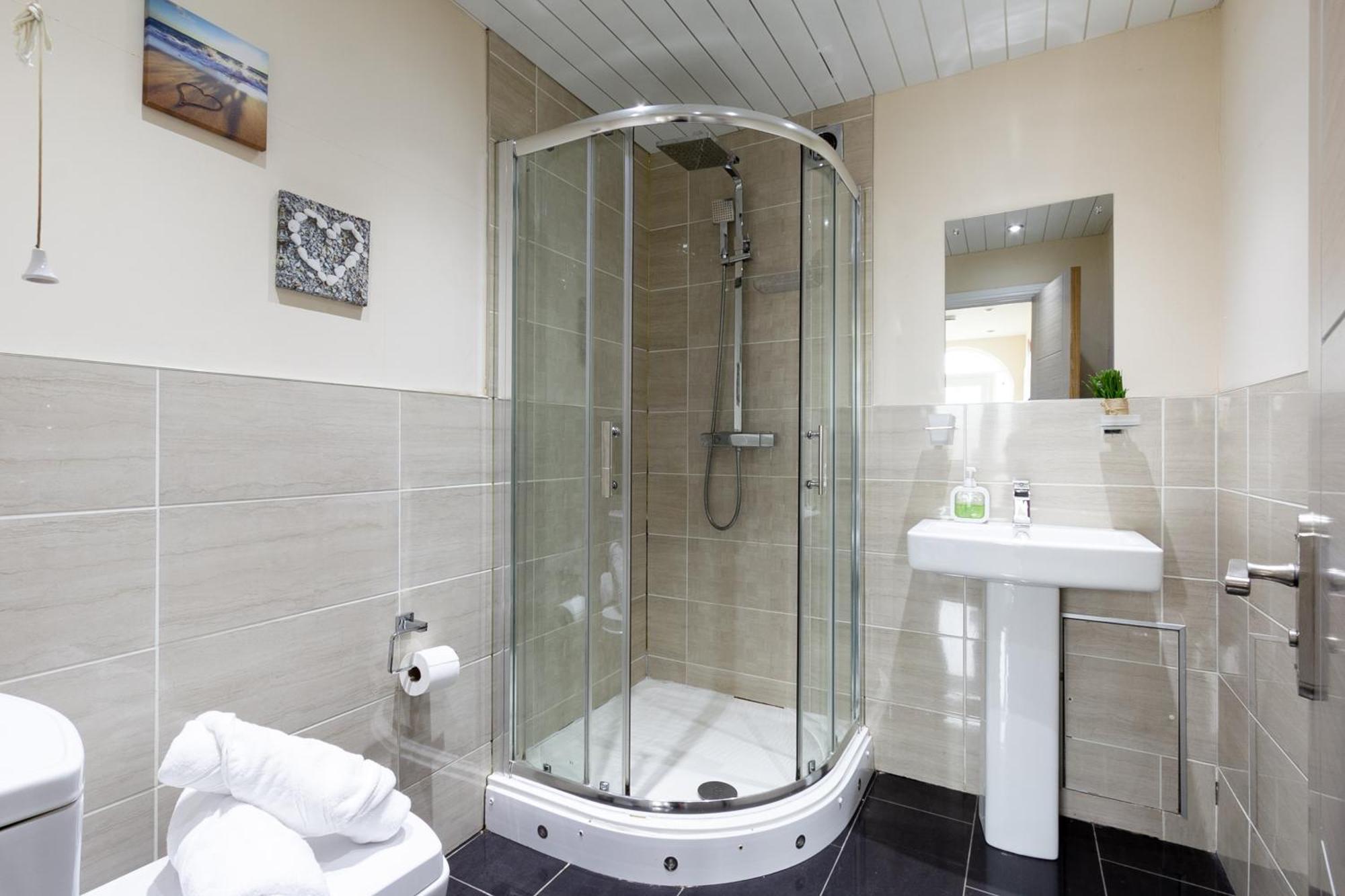 Bathway House - Free Secured Parking And Wifi Apartment Coventry Ngoại thất bức ảnh